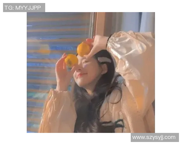 笑脸头像下的足球明星女神展现青春活力与运动魅力